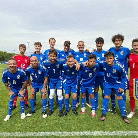 Il World Championship inizia alla grande! L'Italia stravince la partita d'esordio in un clima di festa