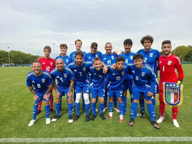 Il World Championship inizia alla grande! L'Italia stravince la partita d'esordio in un clima di festa