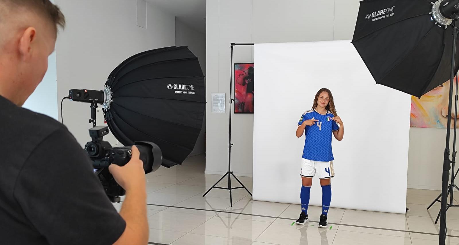 A Lodz è il media day: le Azzurrine in posa per le foto. Cocino: “Un onore vestire questa maglia”