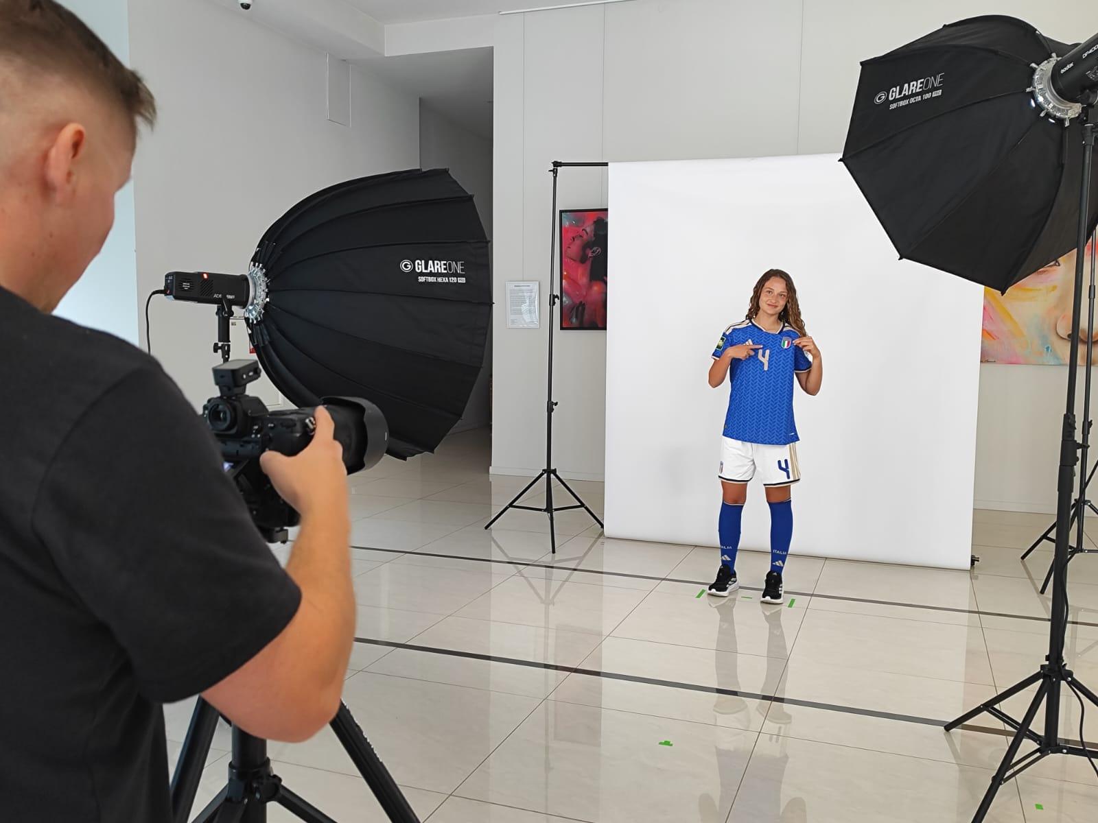 A Lodz è il media day: le Azzurrine in posa per le foto. Cocino: “Un onore vestire questa maglia”
