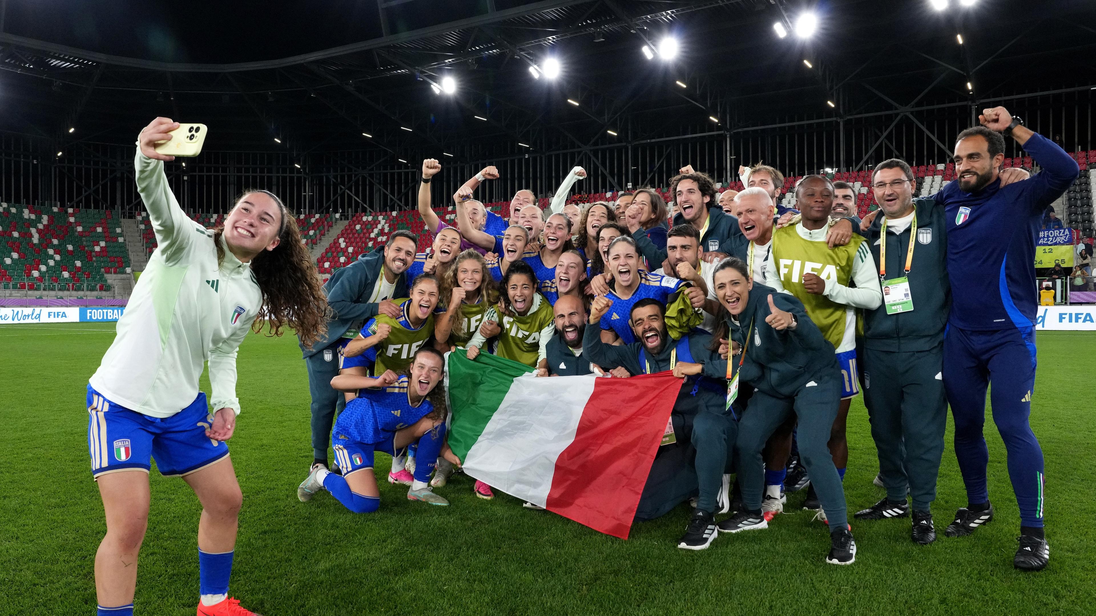 Ai Mondiali femminili Under 20 sono grandi emozioni azzurre. Malagò: “Continuate a sognare, l’Italia è con voi”