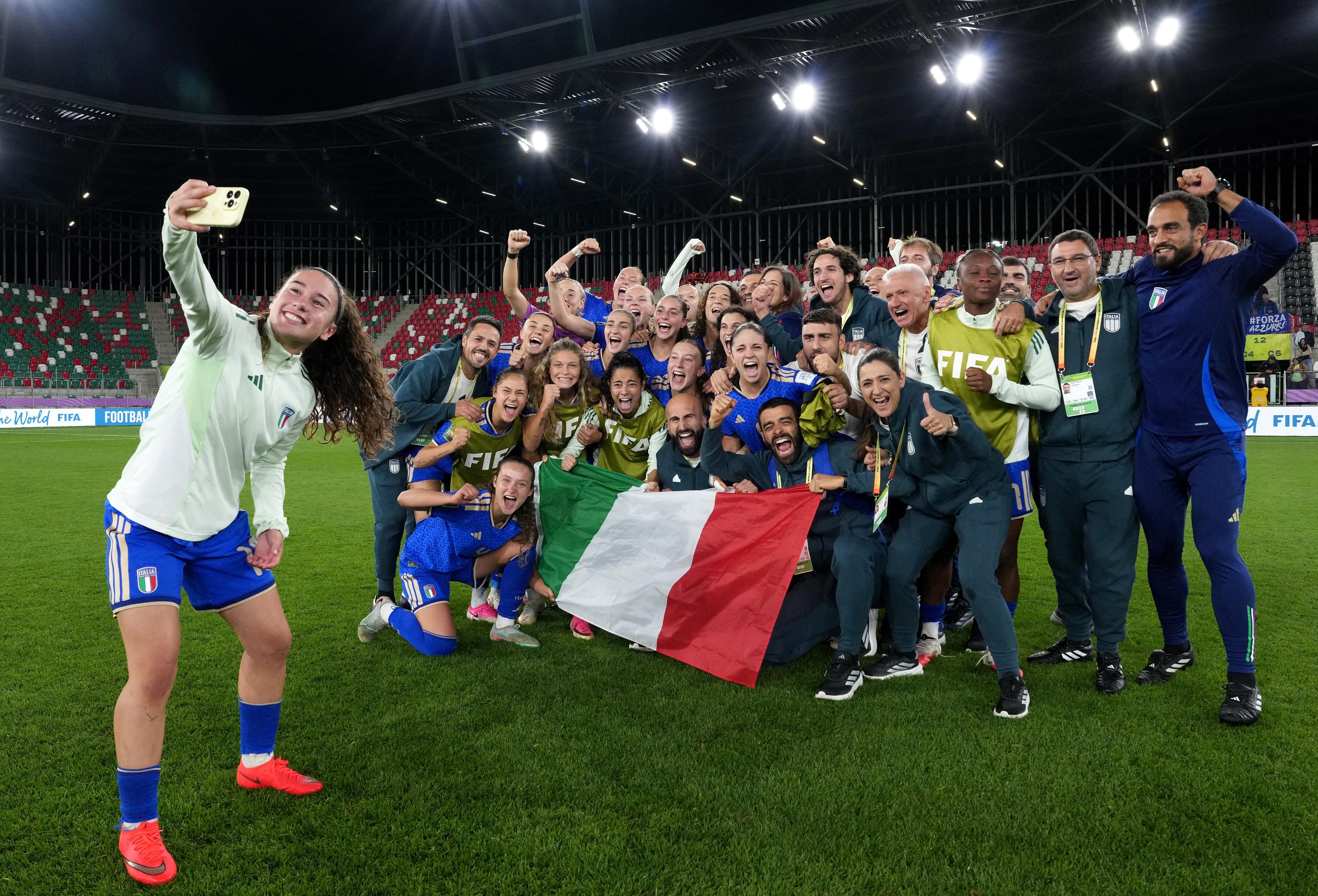 Ai Mondiali femminili Under 20 sono grandi emozioni azzurre. Malagò: “Continuate a sognare, l’Italia è con voi”