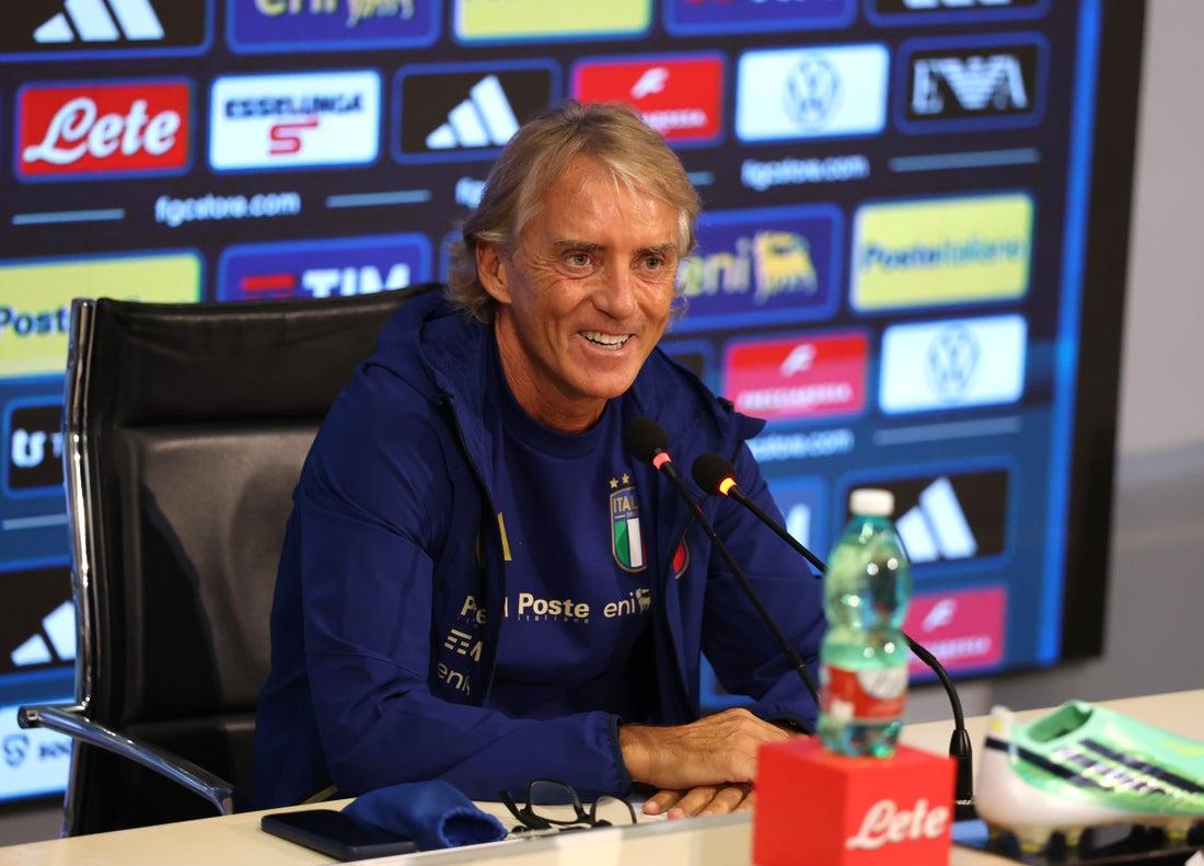Mancini torna a Coverciano, al via la sua seconda avventura in azzurro: “Sono qui per vincere, ci toglieremo delle belle soddisfazioni”