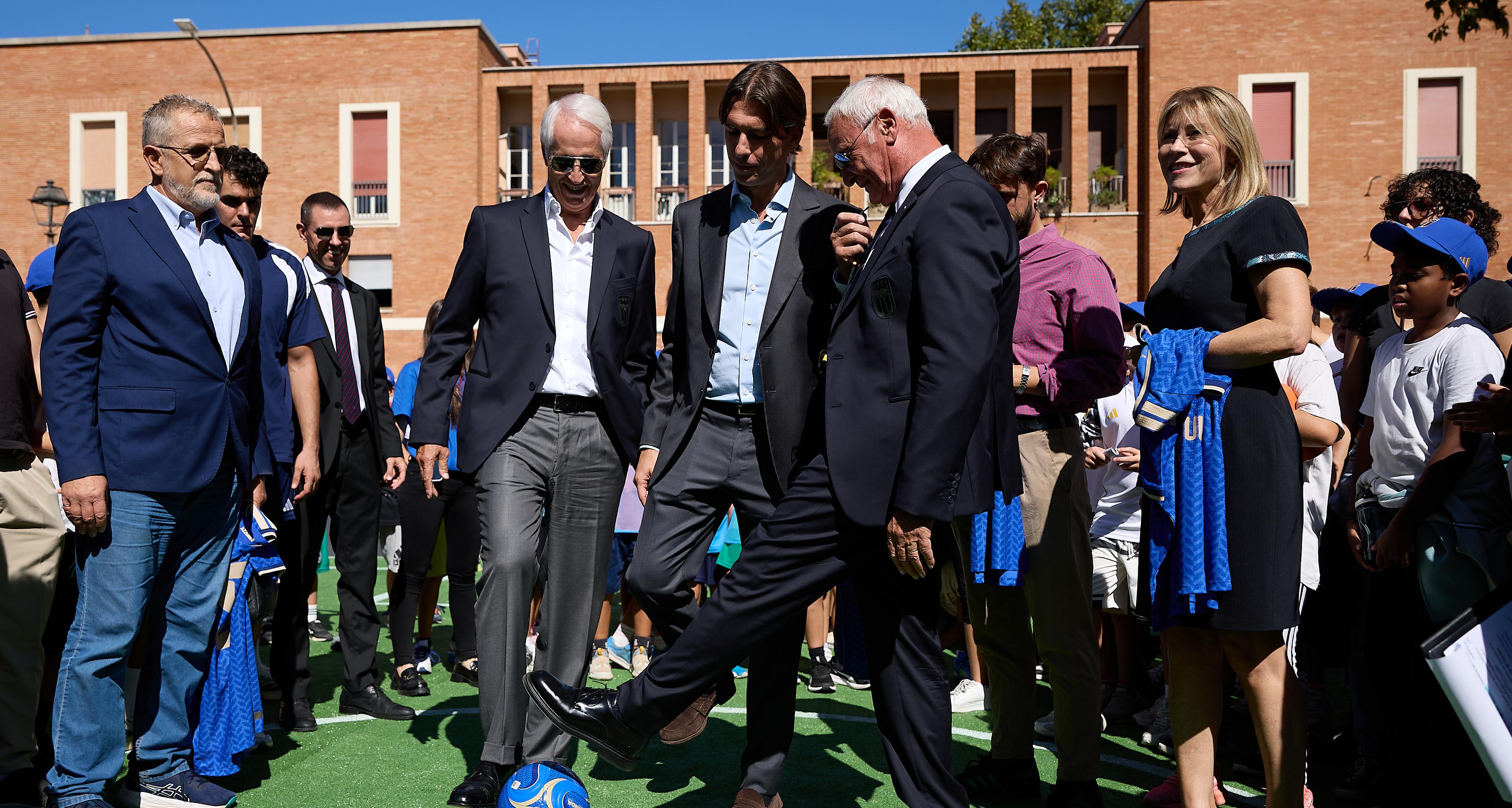 “Whoever’s there, is there”: Football returns to the streets of Rome. Malagò: “A special initiative for a thousand reasons”. Ranieri: “I tell children to keep dreaming”