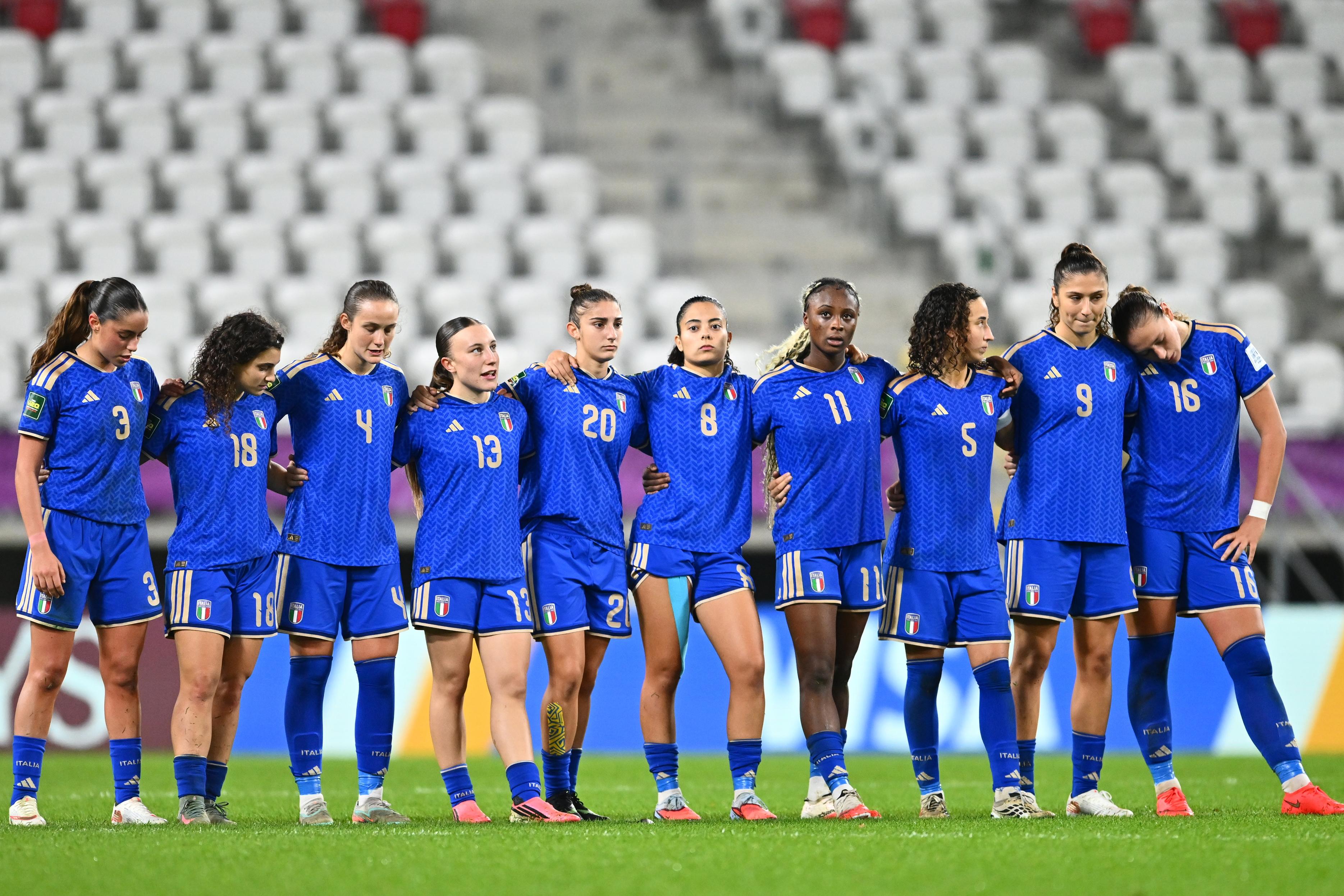 Italia, così fa male: Azzurrine sconfitte ai rigori dalla Colombia nella finale per il bronzo. Matteucci: “Orgoglioso delle ragazze, di questo Mondiale ci porteremo dentro ogni momento”