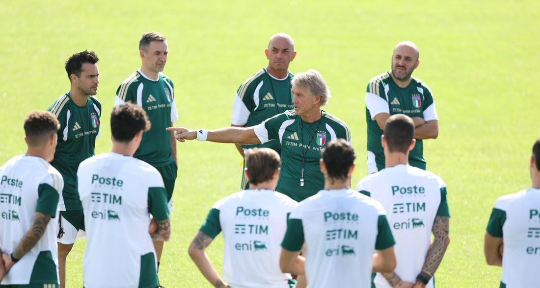 Mancini divide il gruppo: 10 Azzurri non partono per Bursa