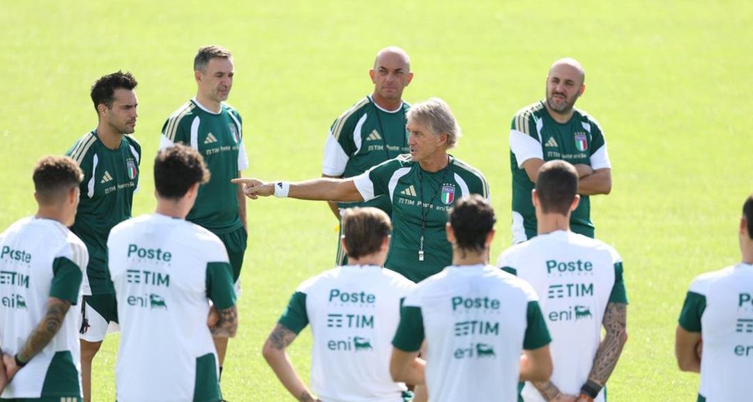 Mancini splits squad: 10 Azzurri not travelling to Bursa