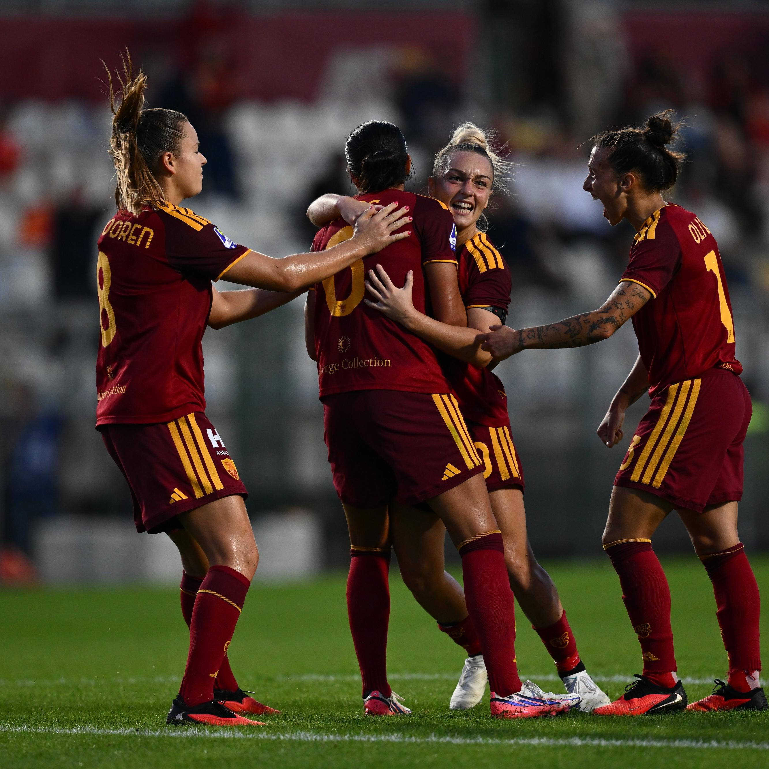 La Roma si prende derby e primato: Lazio ko 3-1. Sorride la Fiorentina, che colpo della Ternana