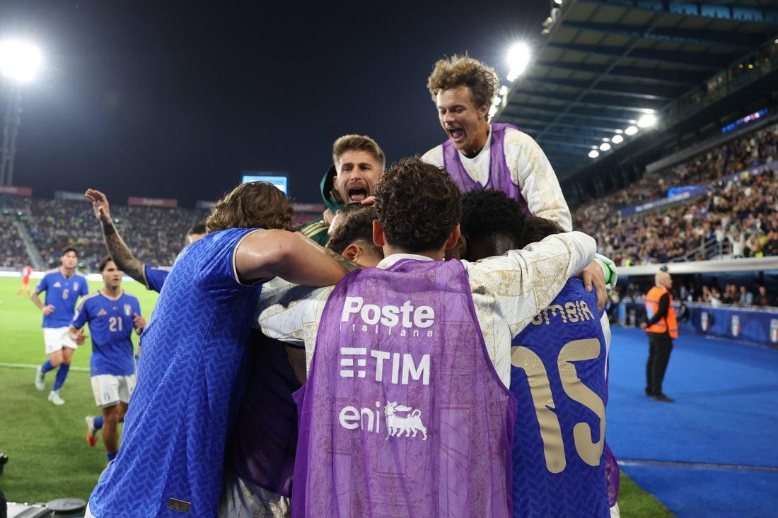 L’Italia non si ferma! Arrivano altri tre punti con la Turchia, a Bologna decidono i gol di Scamacca, Calafiori e Pio Esposito