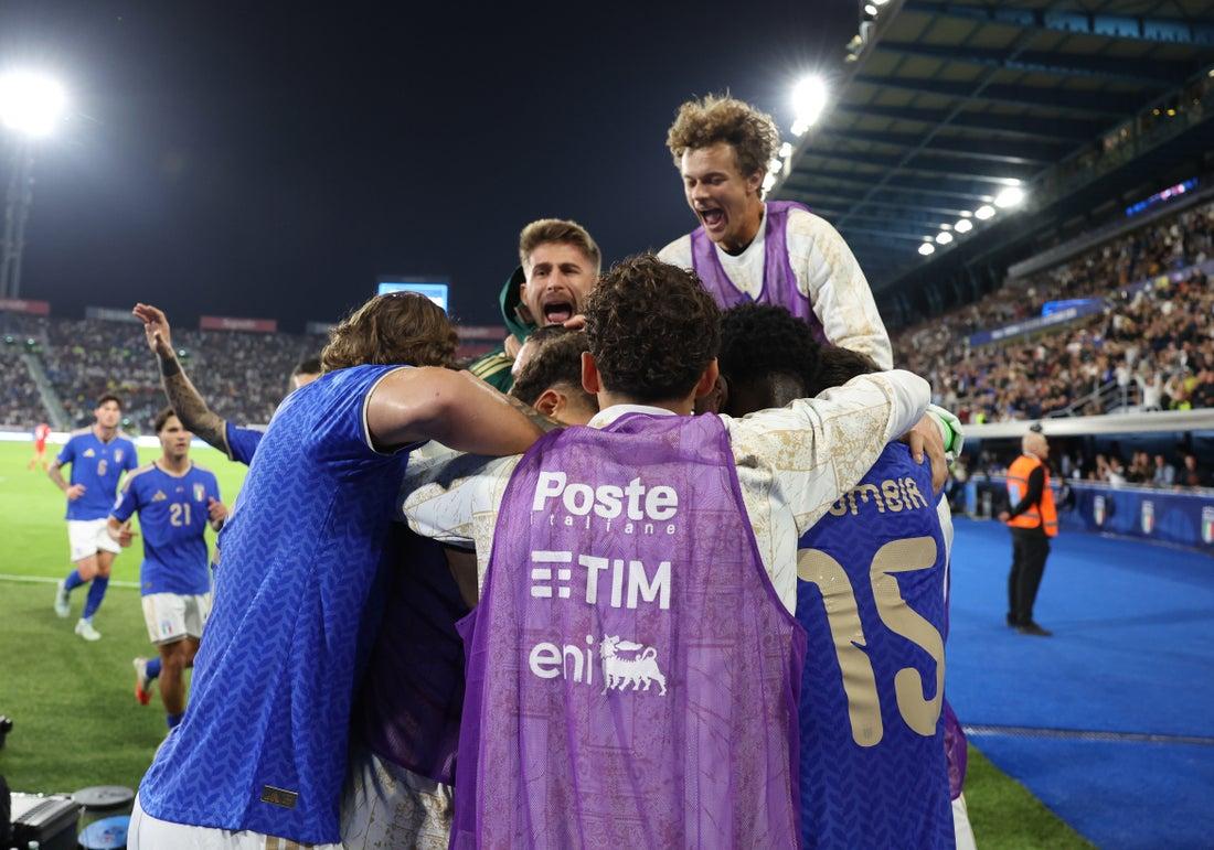 L’Italia non si ferma! Arrivano altri tre punti con la Turchia, a Bologna decidono i gol di Scamacca, Calafiori e Pio Esposito