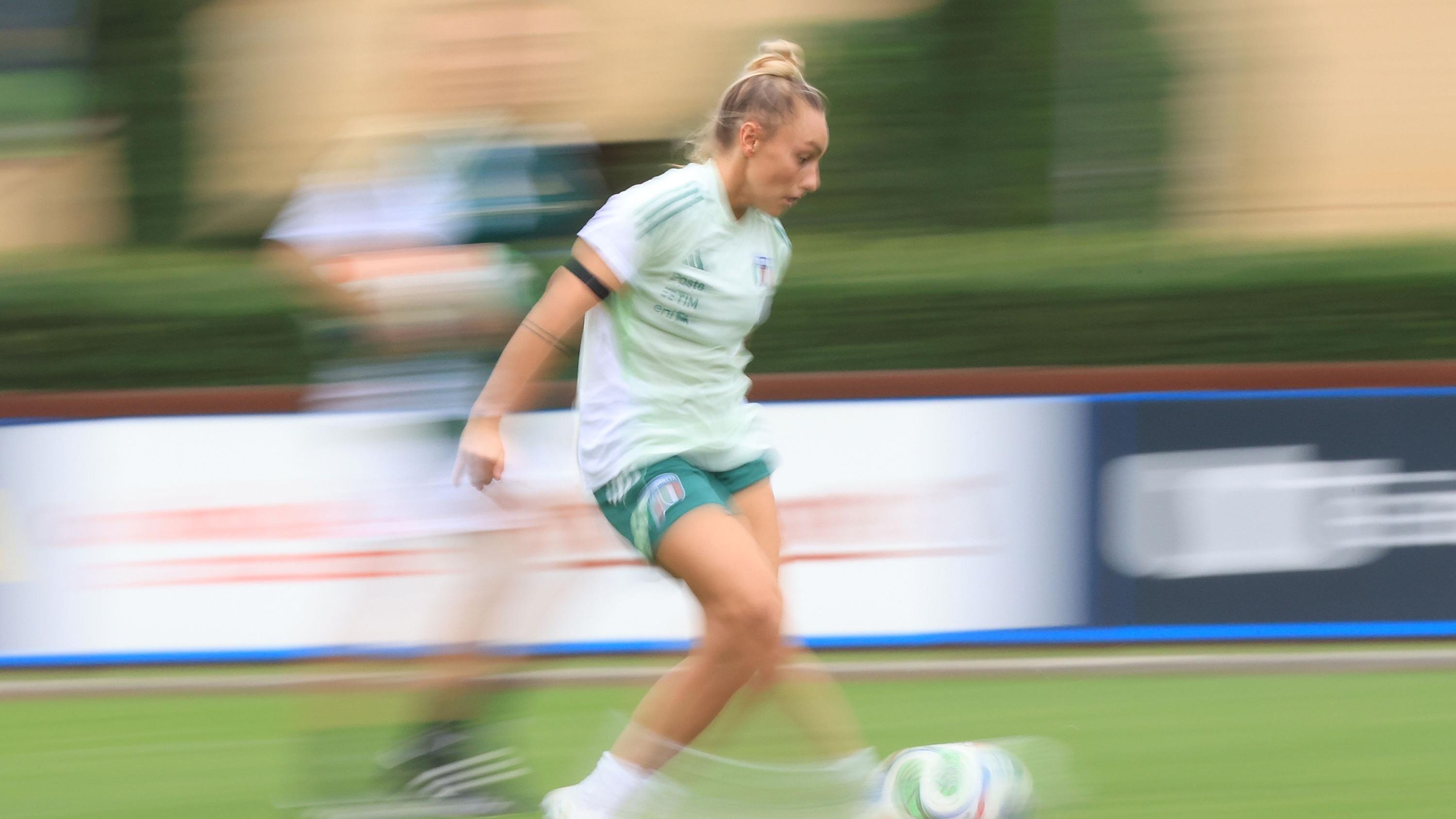 Nazionale Femminile a Coverciano: riparte la corsa verso il Mondiale