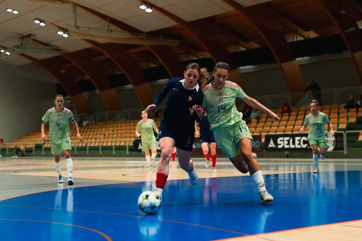 Qualificazione all’Europeo: una grande Italia batte 4-0 la Francia. Tutto aperto per volare a Croazia 2027