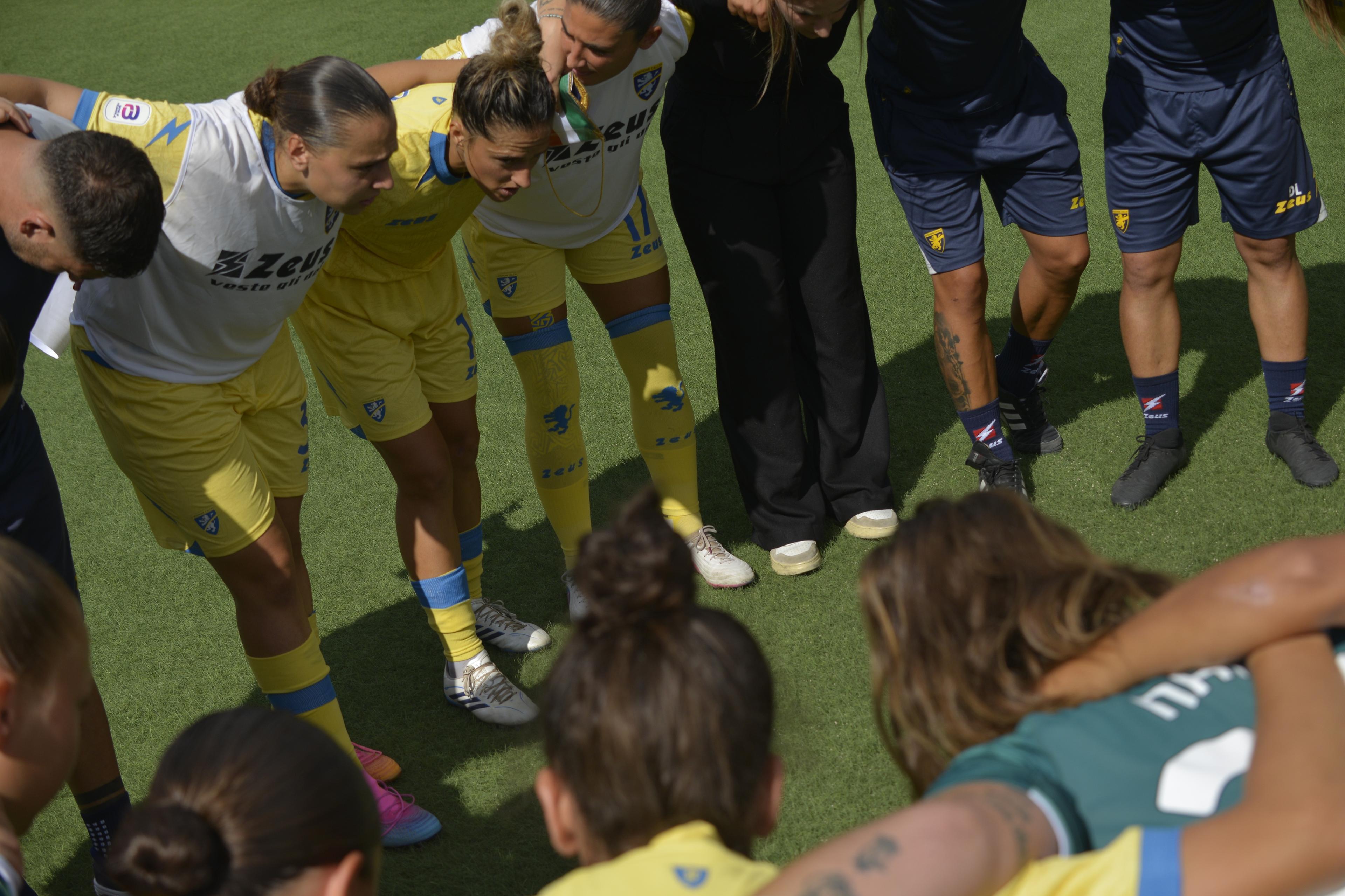La 5ª giornata parte col botto: il Genoa capolista ospita il Lumezzane, a seguire l’altro anticipo tra Bologna e Frosinone