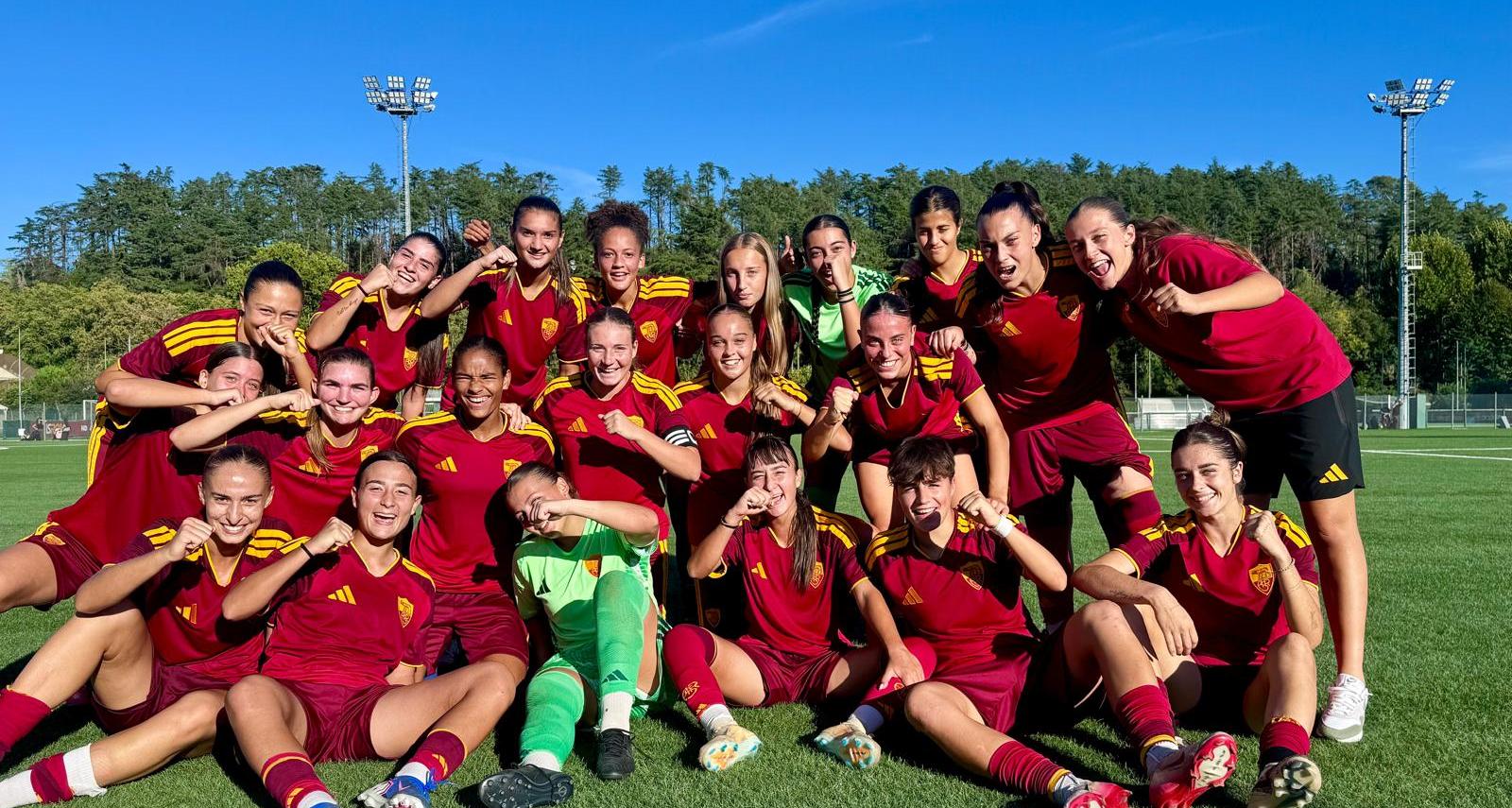 La Roma vince il big match con la Juventus, il Milan risponde: entrambe restano a punteggio pieno