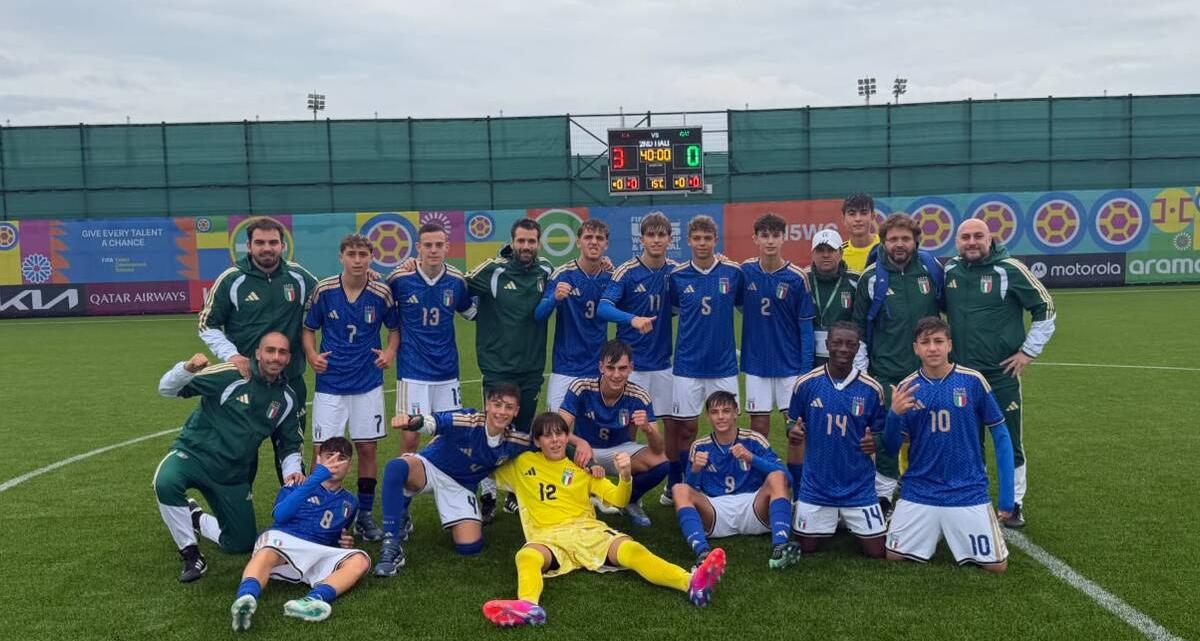 Italia da applausi: 3-0 al Qatar e primo posto in solitaria. Battisti: “Partita dominata”