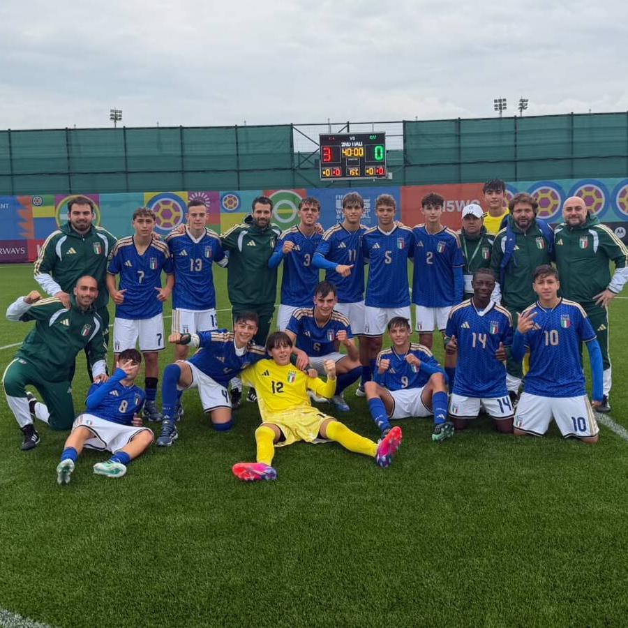 Italia da applausi: 3-0 al Qatar e primo posto in solitaria. Battisti: “Partita dominata”
