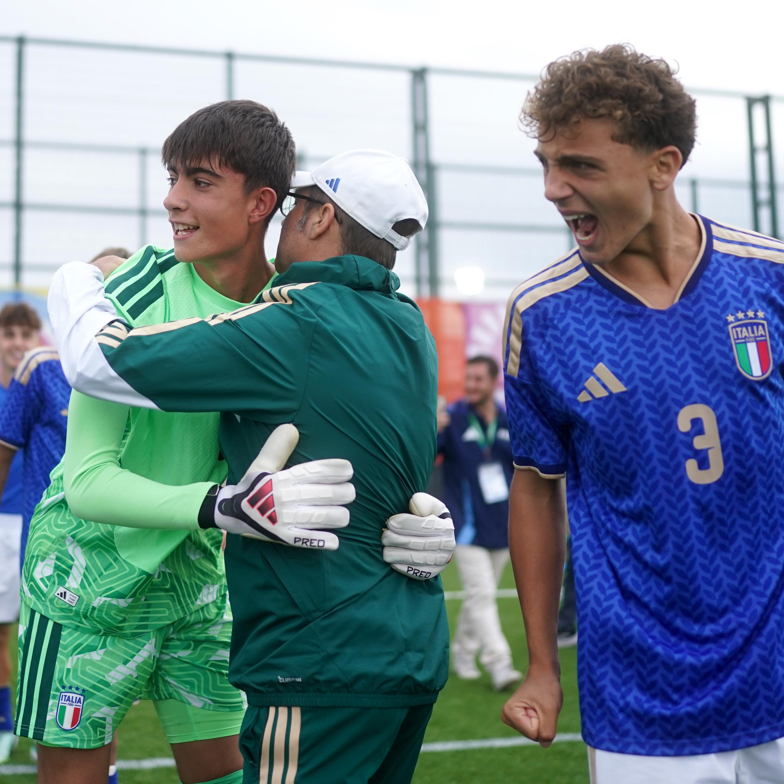 L’Italia vola agli ottavi: 4-3 al Perù ai rigori. Battisti: “È stata una partita tosta e fisica”